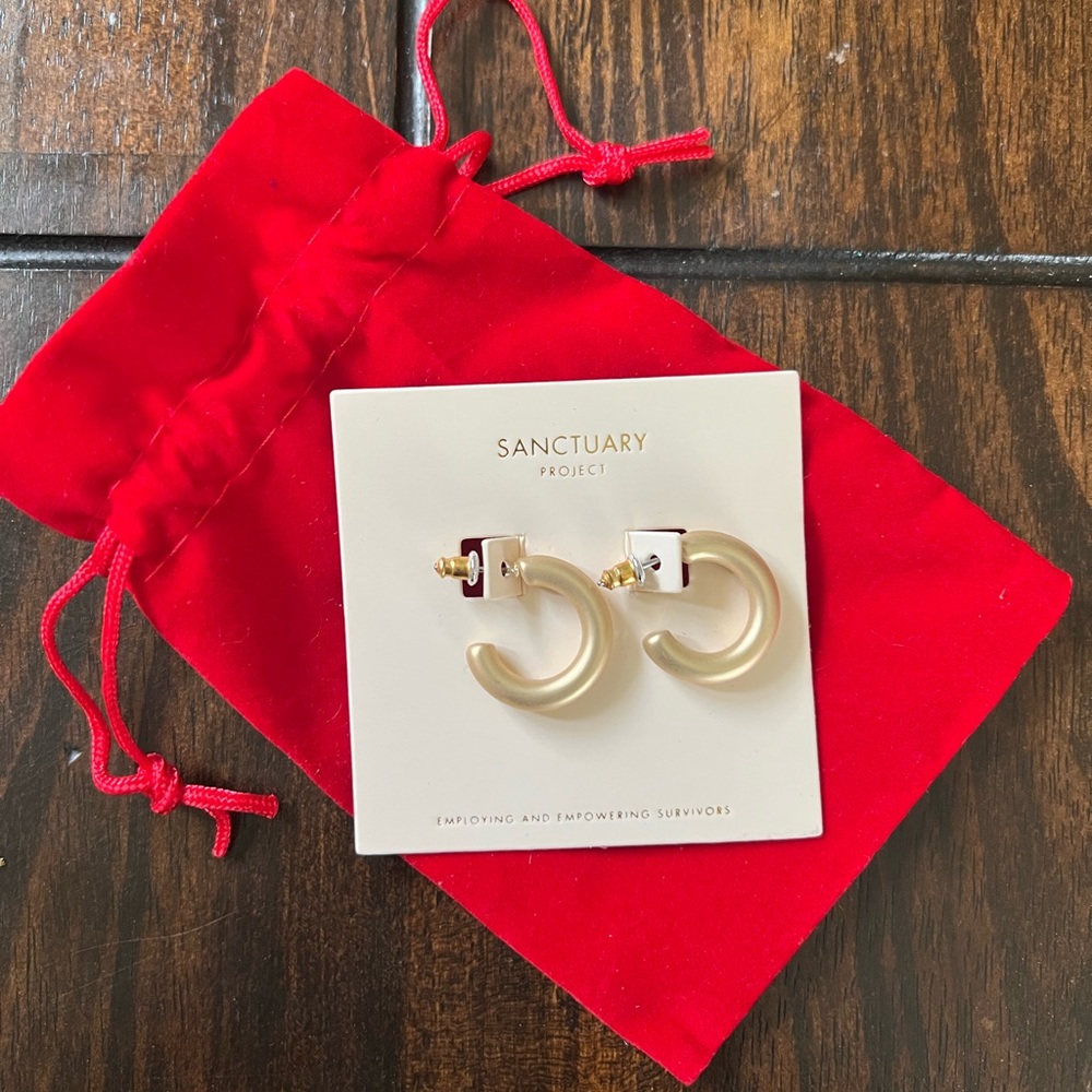 New matte gold hoop earrings